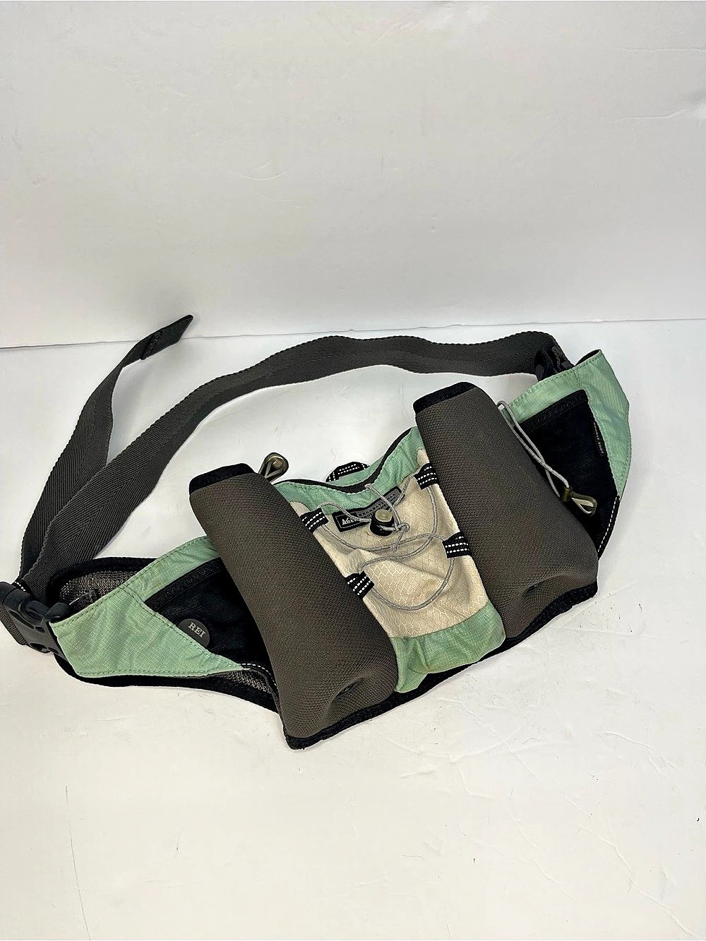 REI Double Shot Utility Belt Bag in Green & Black